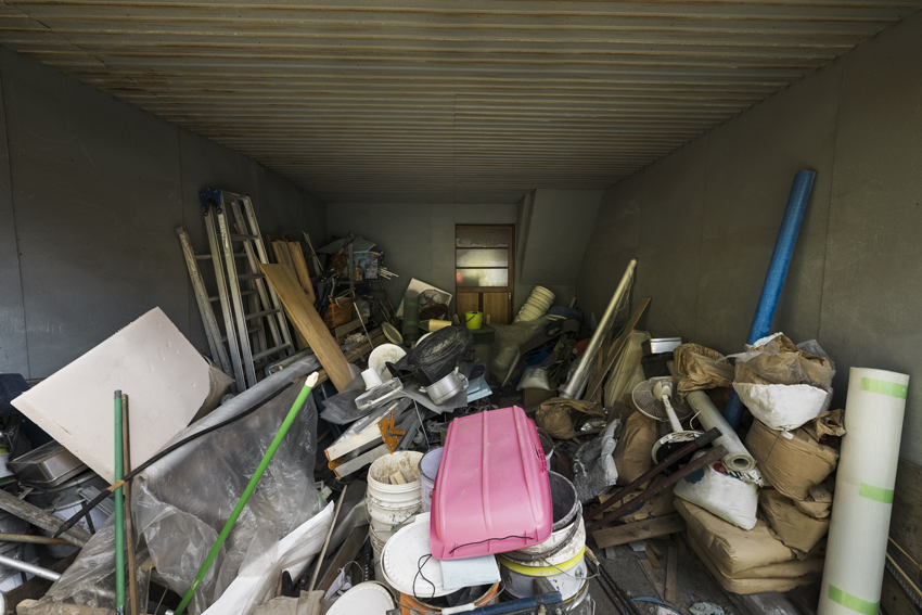 Débarras d'un garage dans une maison par Iroise Débarras Nettoyage